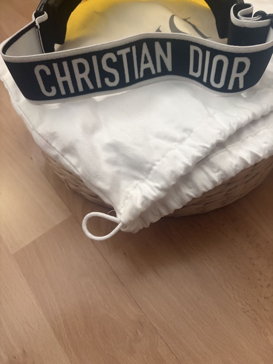 Dior Copricapi, berretti & cappellini: Visor Christian Dior Damen neuwertig – Nuovo (secondo la descrizione) da St. Gallen venduto da sfmarket 2