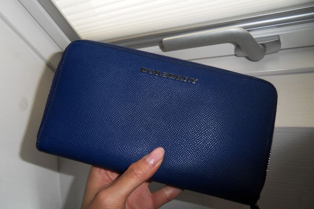 Burberry Portemonnaies: Authentic Burberry Wallet Blue Leather – D'occasion à Stilli par amy_k5jv