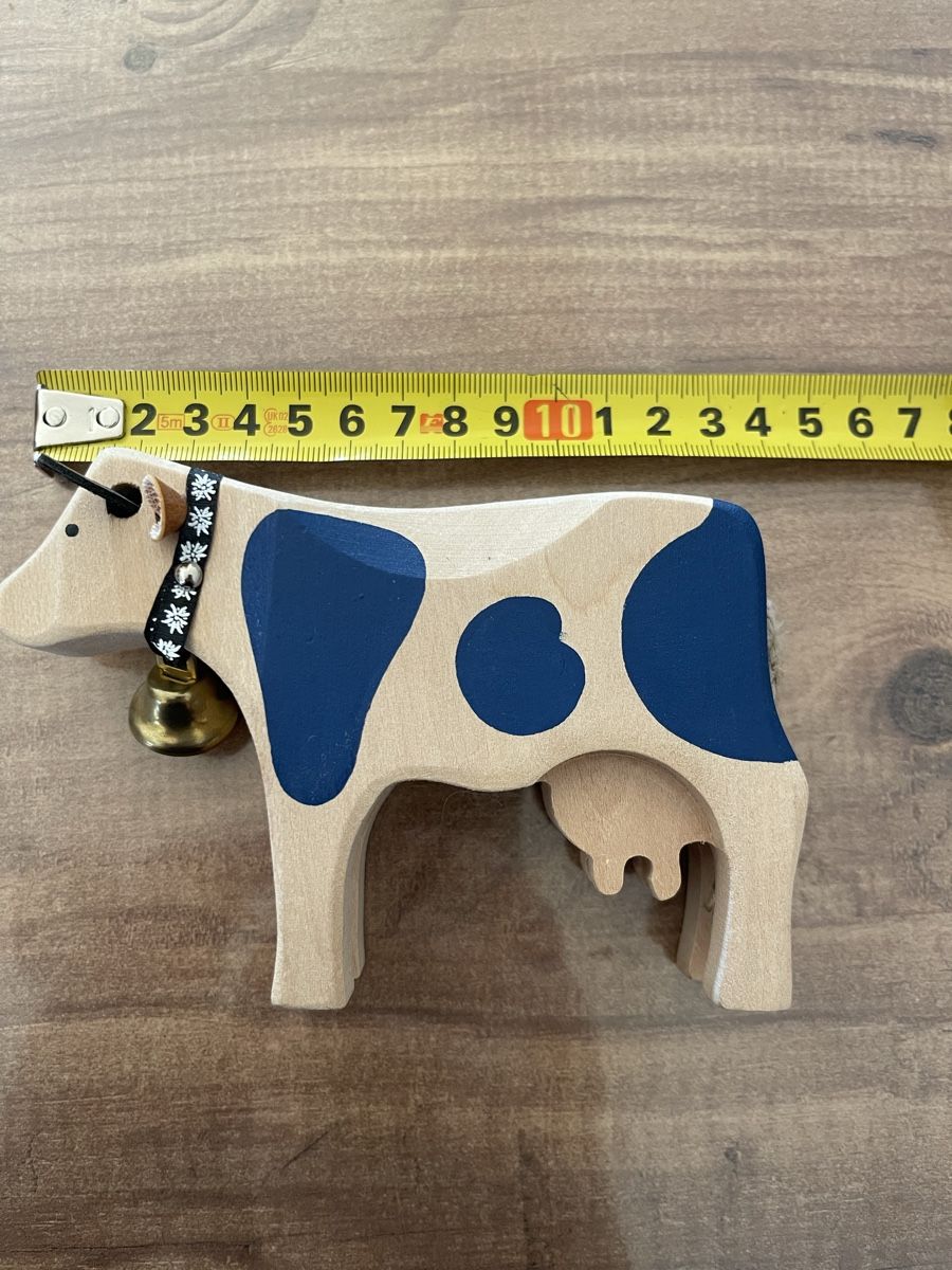 Figuren: Holzkuh mit Glocke und Schweizer Muster 17cm – Gebraucht aus Schlieren von Norauro 3