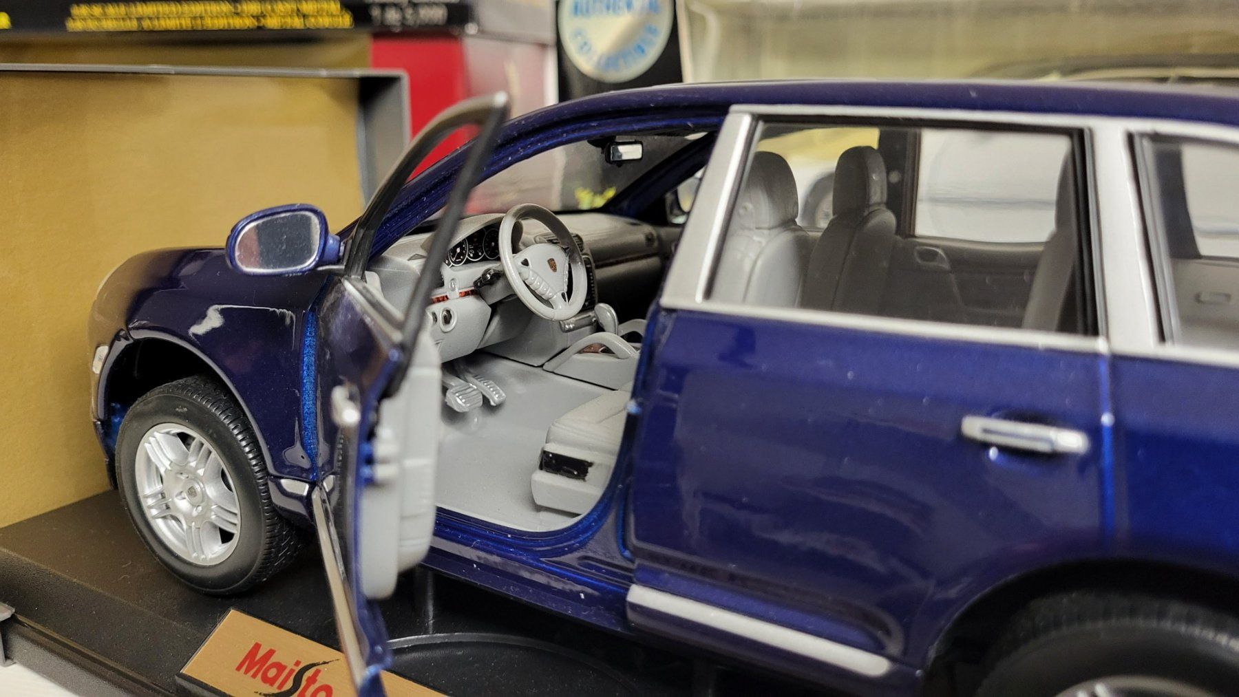 Maisto Modellini d'auto: Porsche Cayenne S – Usato da Rothrist venduto da Juana5 6