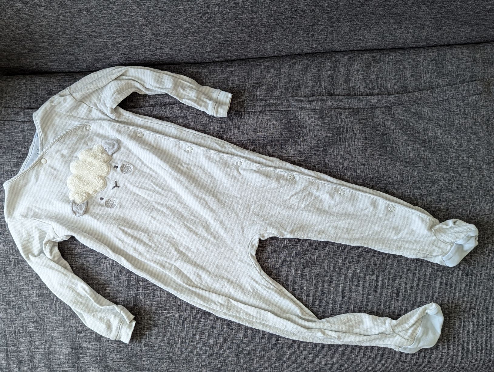 Next Pigiami: 3 Next Pyjama, Schafmotiv, Grösse 92 cm – Usato da Zofingen venduto da Droni_A 1