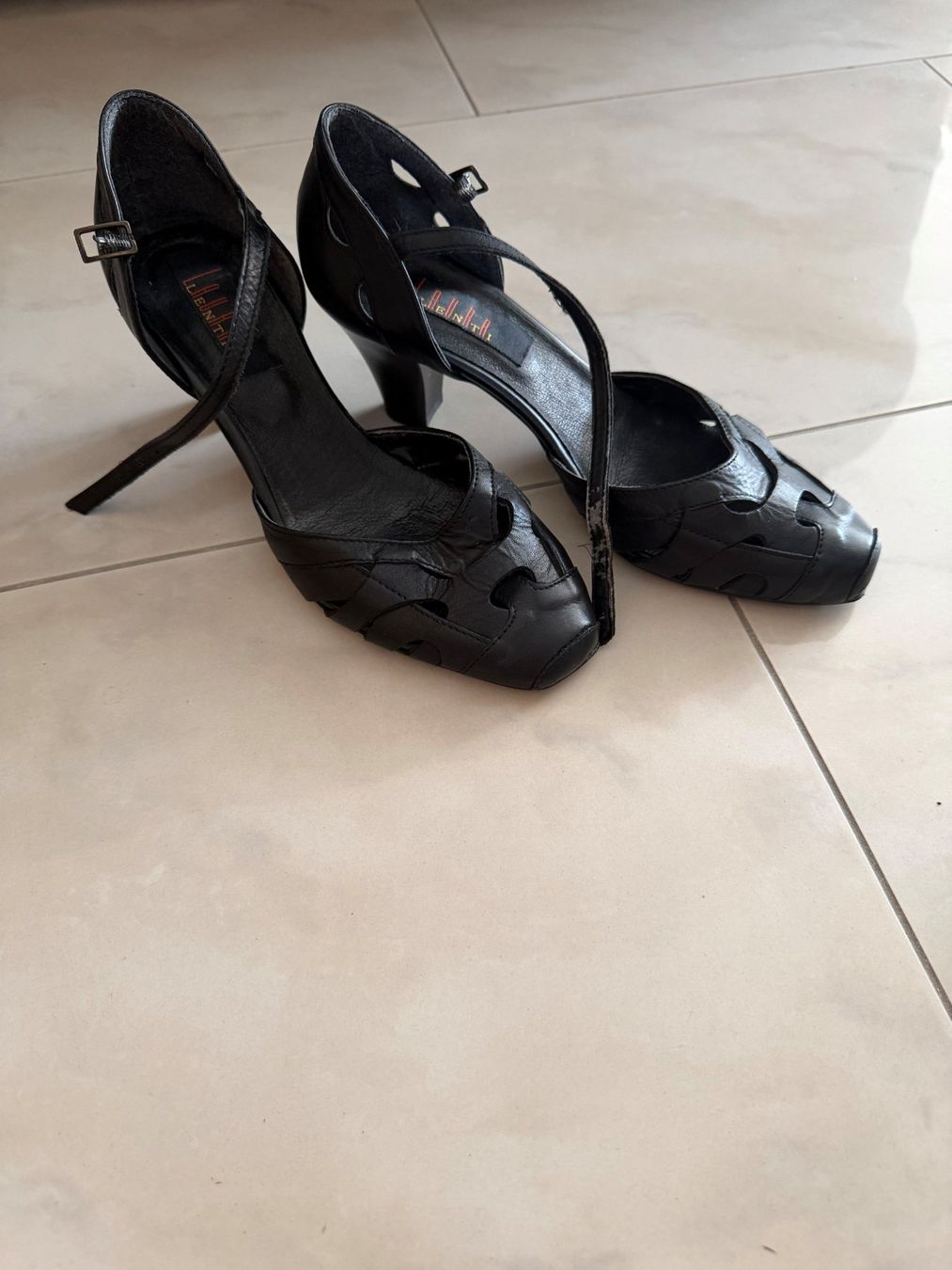 Scarpe da donna: Absatzschuhe – Usato da Muri AG venduto da sabri_25