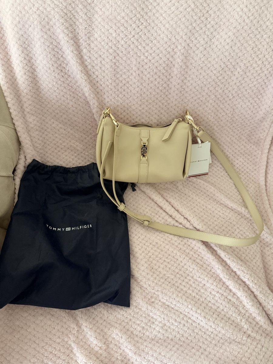 Borse da donna: Tommy Hilfiger Tasche – Nuovo e nell'imballaggio originale da Adliswil venduto da jasmine.k.m