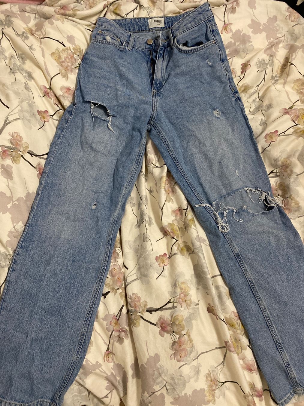 Tally Weijl Jeans: Damen-Jeans mit Löcher – Usato da Selzach venduto da lor_yck7