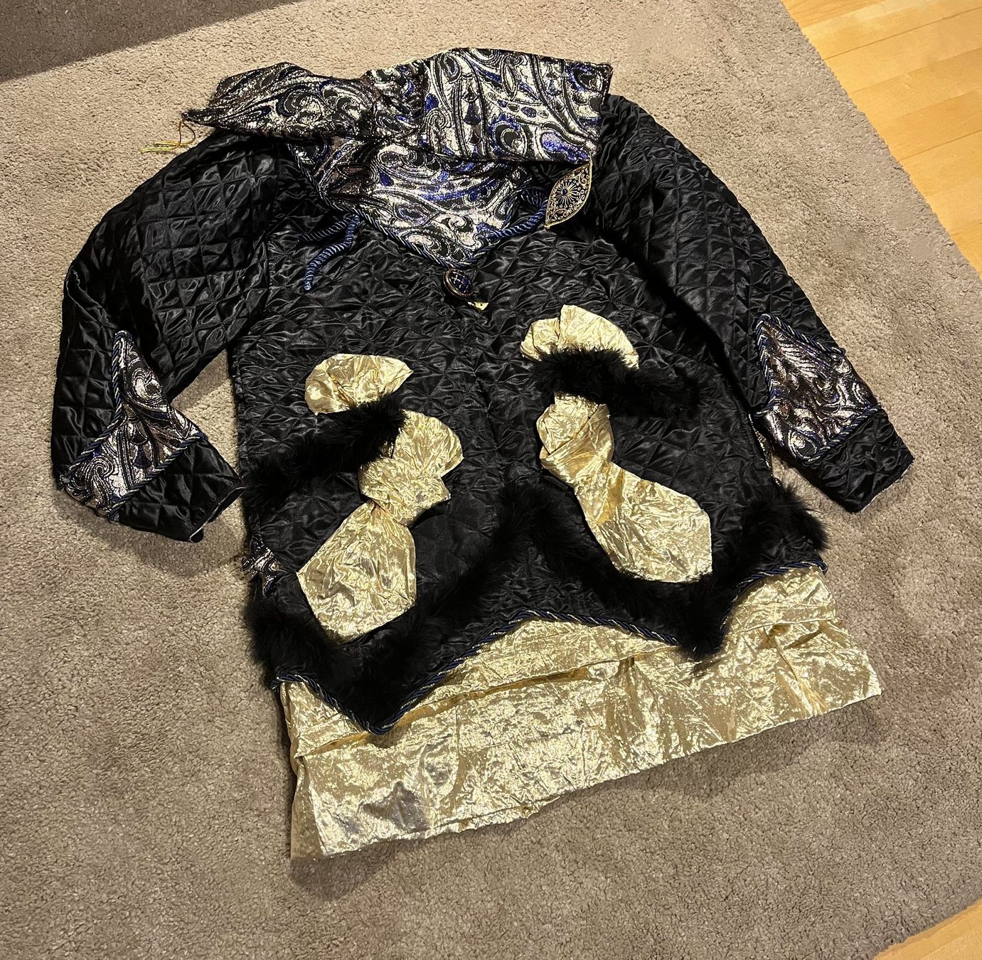 Costumi: Fastnachtskostüm inkl. Rüschenkragen, Venedig, Handarbeit. – Usato da Laufen venduto da eichhorn15 3