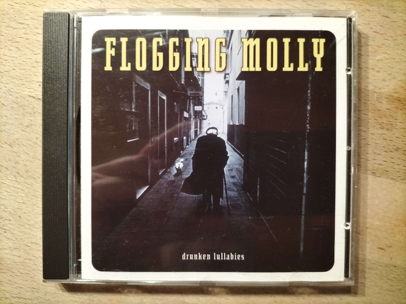 CD: Flogging Molly - Drunken Lullabies – Usato da Biel / Bienne venduto da Music74