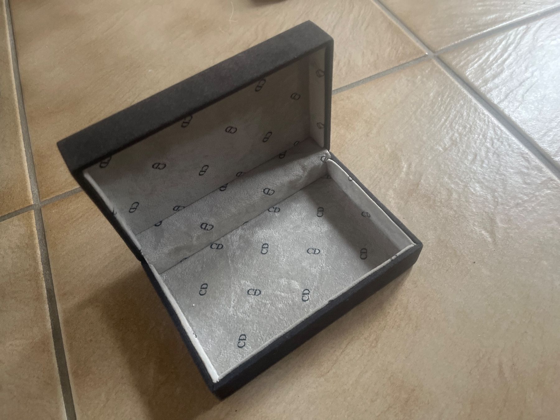 Dosen: Boite, écrin Christian DIOR vintage – Gebraucht aus Vernayaz von Darkfrost 1