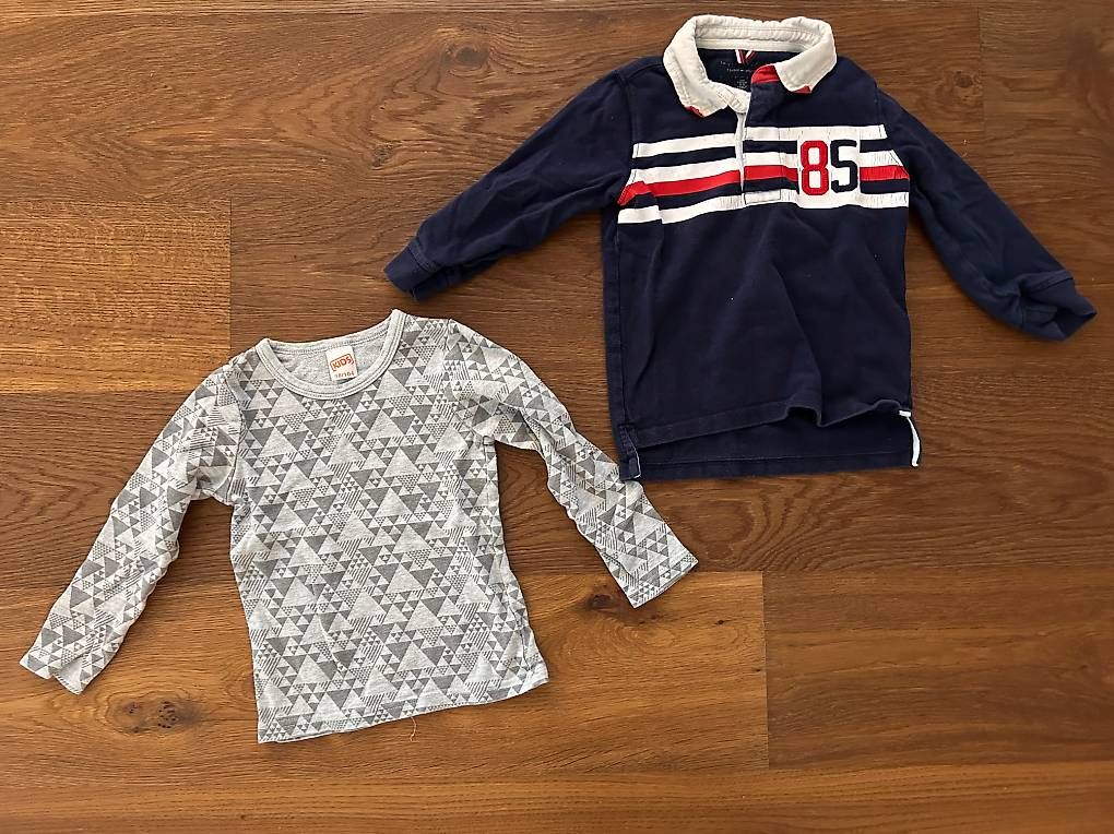 Pulls et sweat-shirts: Gr. 98/104 Langarmshirts – D'occasion à Selzach par lua_22sv 1