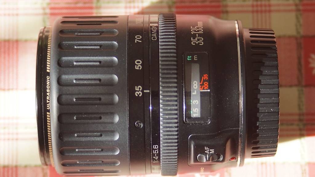 Canon Obiettivi: Canon 35-135 EF 4-5,6 – Usato da La Chaux-de-Fonds venduto da dedelevert