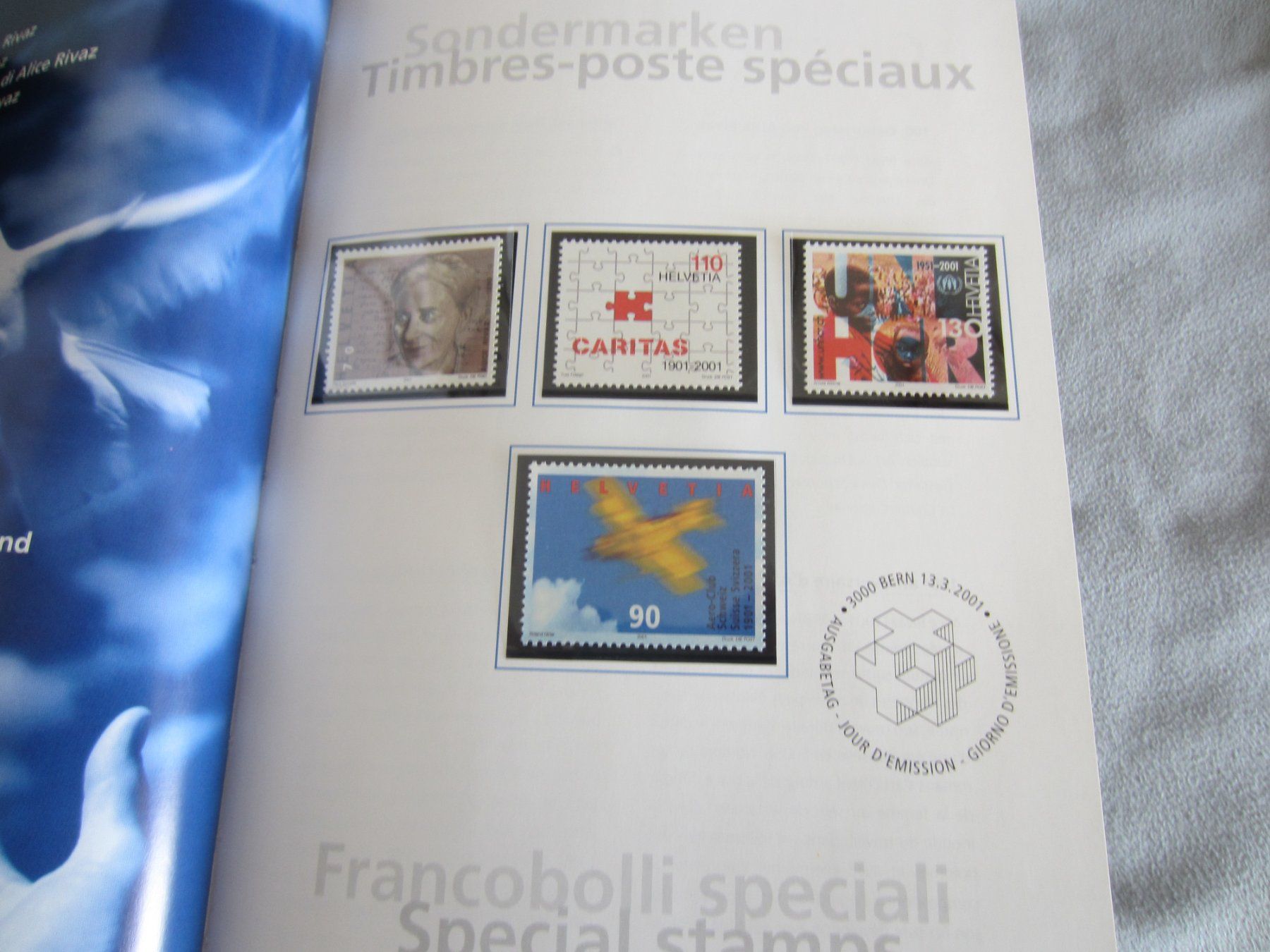 Tutti i francobolli: Briefmarken Jahres buch 2001 – Usato da Rupperswil venduto da Ema10 2