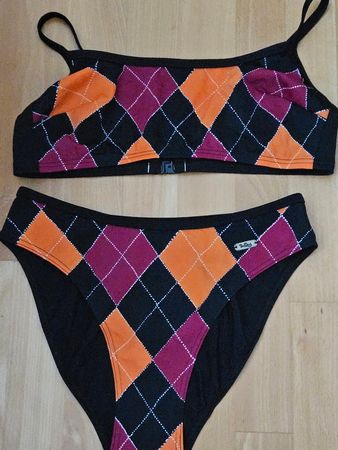 Neu: Triumph Bikini - schwarz bunt - Gr. 42 / B-Cup