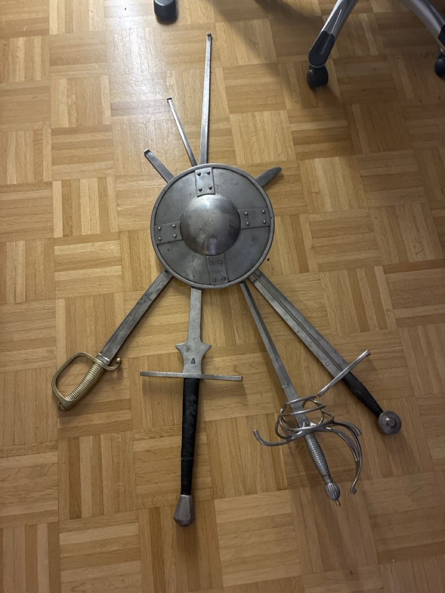 Sonstige Zubehör: Lot d’épée AMHE – Gebraucht aus Belfaux von Ac27101997