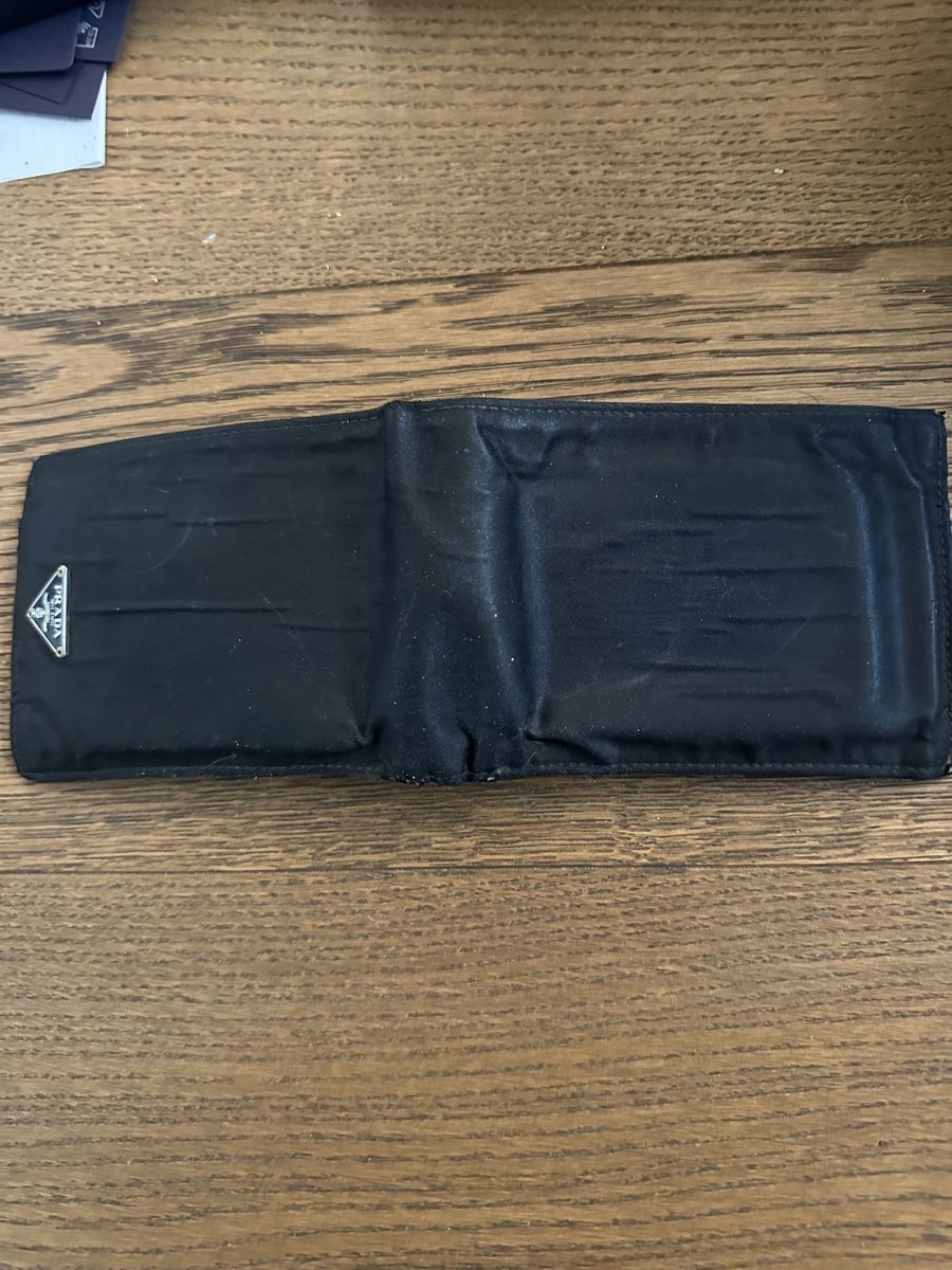 Prada Portafogli: Prada Wallet Defective – Difettoso da Dielsdorf venduto da kuz_5sl8 2