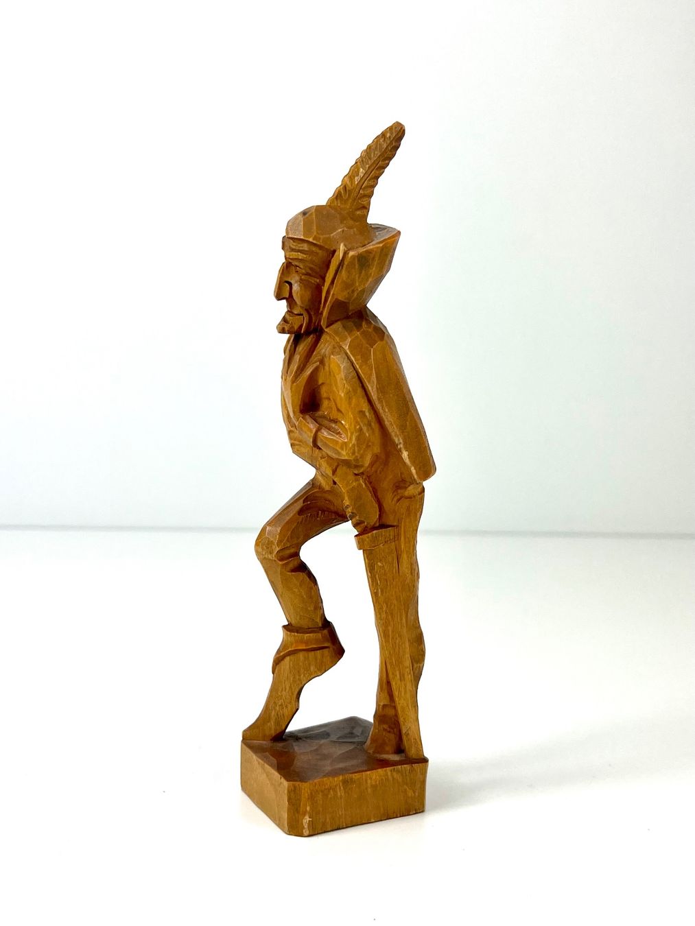 Figuren: MEPHISTOPHELES Holzfigur handgeschnitzt Monogramm ML – Gebraucht aus Zürich von Arche_Brockenhaus 1
