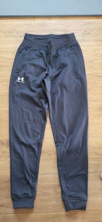 NEU: Underarmour, Schwarze Trainerhose Gr.S