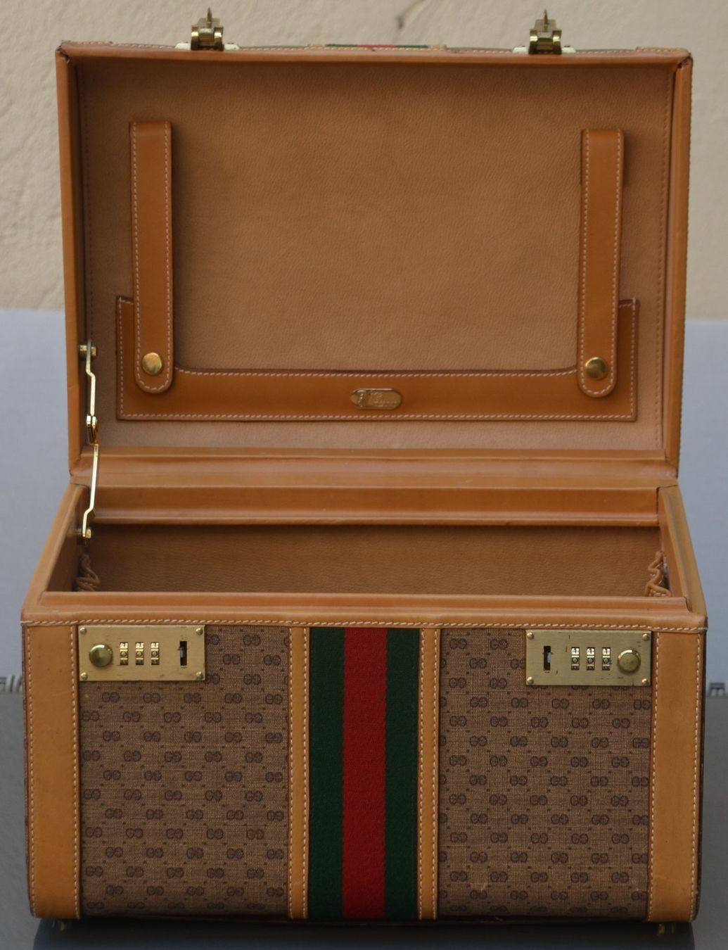 Gucci Custodie per cosmetici: Gucci Vanity-Case Beauty Bag Kosmetikkoffer – Usato da Collonges venduto da Auganien 3