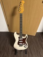 J&D Stratocaster E-Gitarre, Top Zustand! (Mit Ständer)