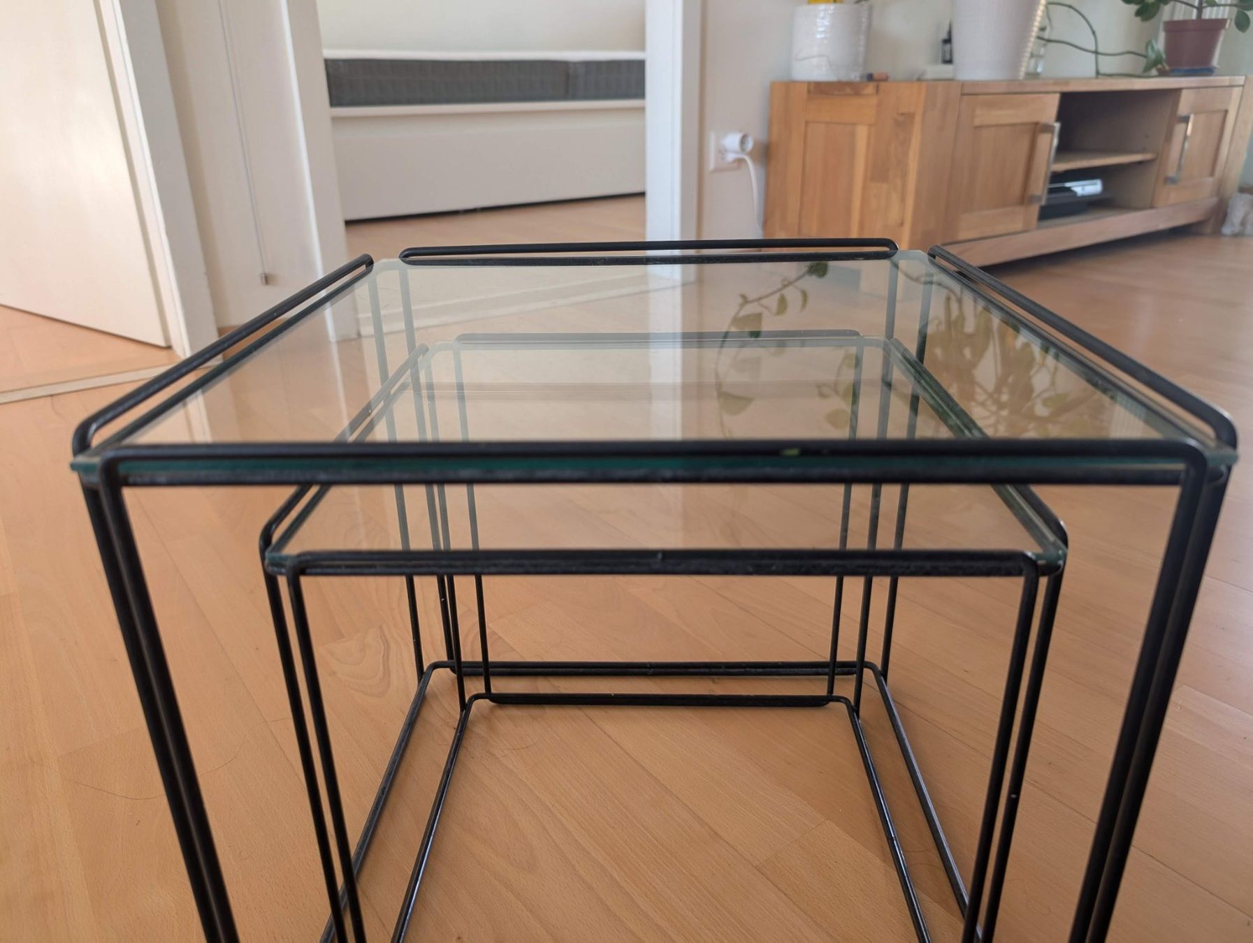 Tische: Stapelbare Couchtische mit Glasplatte, 2er Set – Gebraucht aus Winterthur von pukalized 2