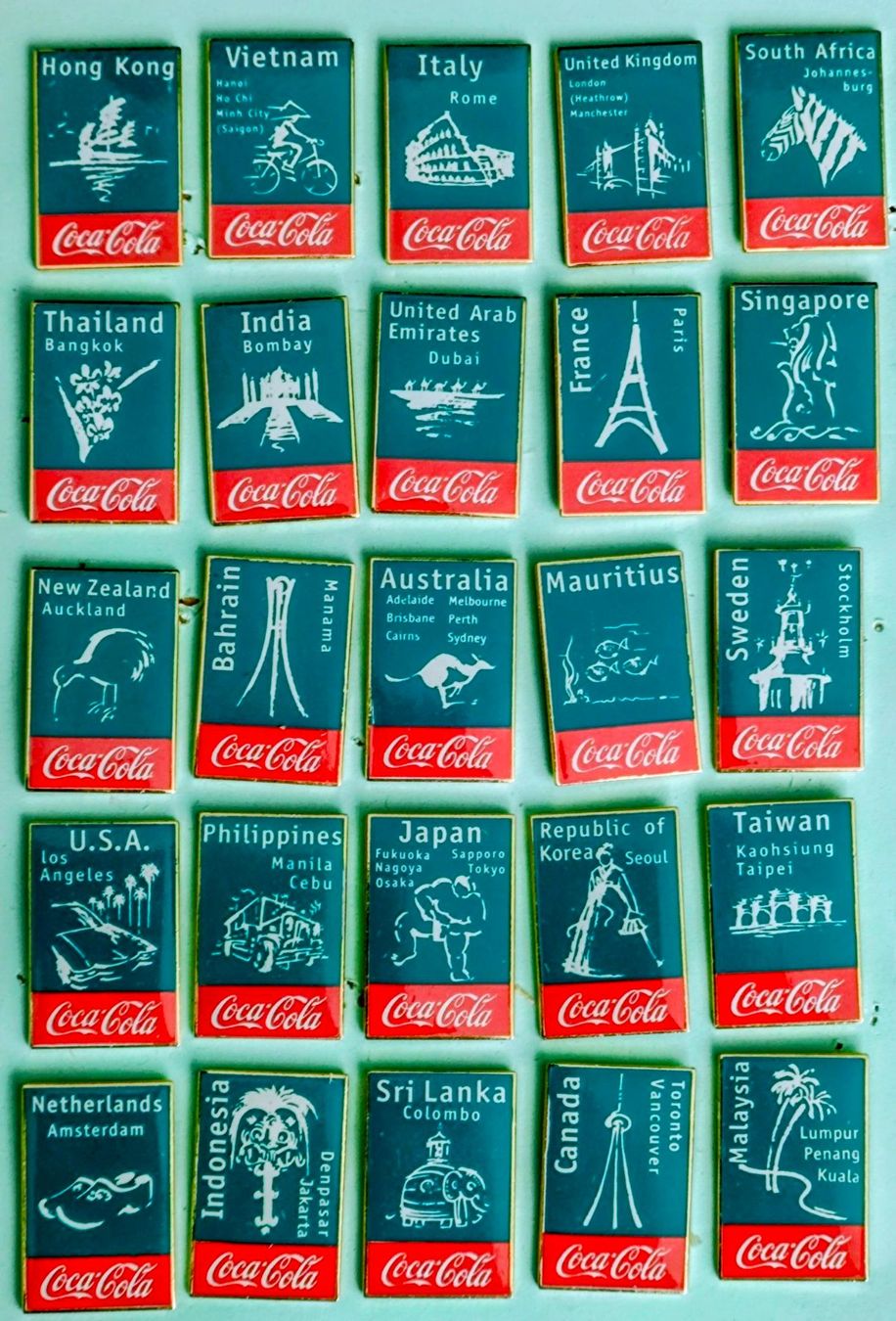 Placchette & Badge: EXKLUSIVE Coca-Cola Pin Serie Länder/Städte - einmalig – Usato da Pfäffikon ZH venduto da Colacity
