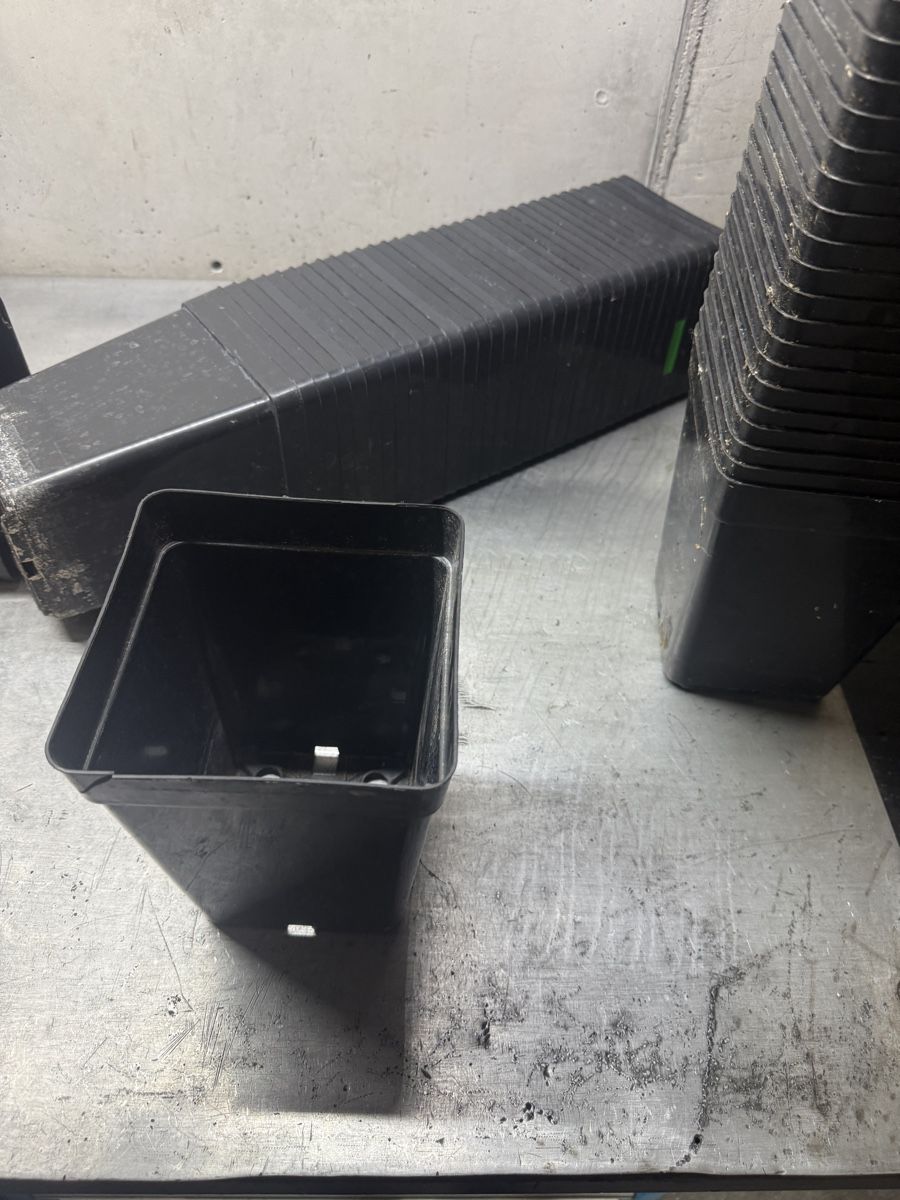 Vasi per fiori: Pots en plastique  – Usato da Choex venduto da Adri27000 1