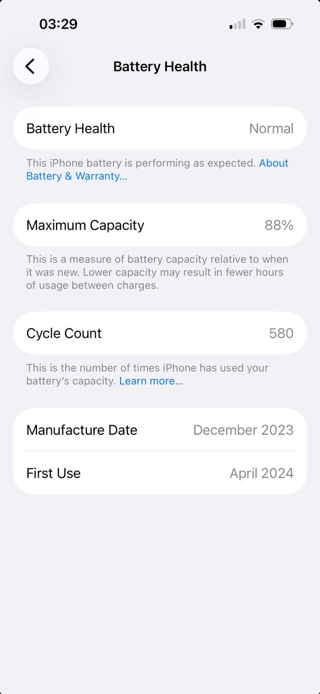 Apple Telefoni cellulari / Smartphones: iPhone 15 Pro, 128 GB, Titanium White, Batt 88% – Usato da Genève venduto da sol_ql67 2