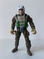 Armee Militär Soldat Krieger Kämpfer mit Waffen und Fernglas
