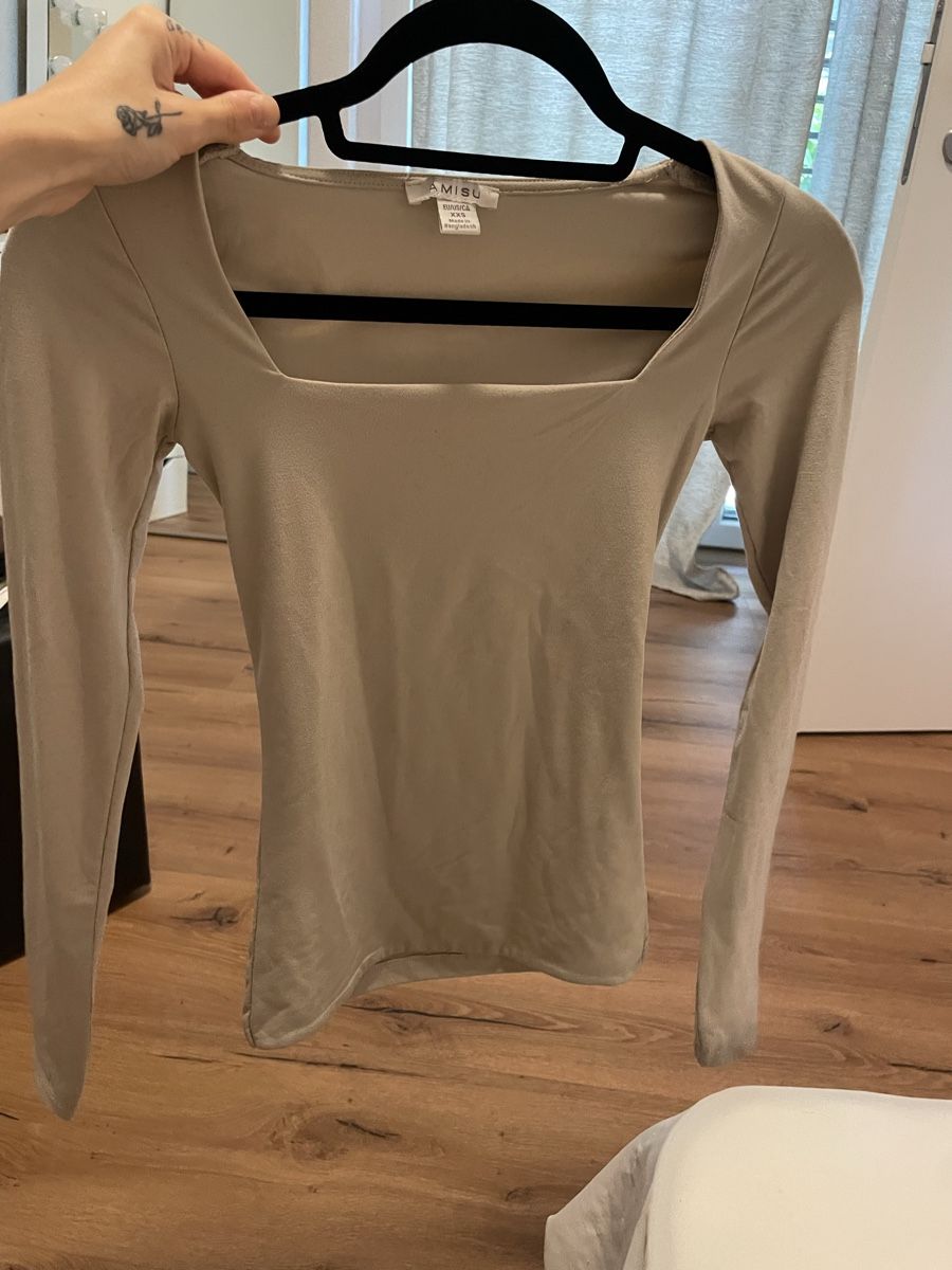 Pullover & Sweatshirts: Langarmshirt beige Grösse XXS  – Neu (gemäss Beschreibung) aus St. Gallen von web_r57v 1