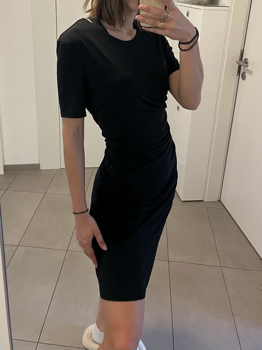 Robes: Robe élégante taille M – Neuf (Voir description) à Aigle par sow_m7gm 1