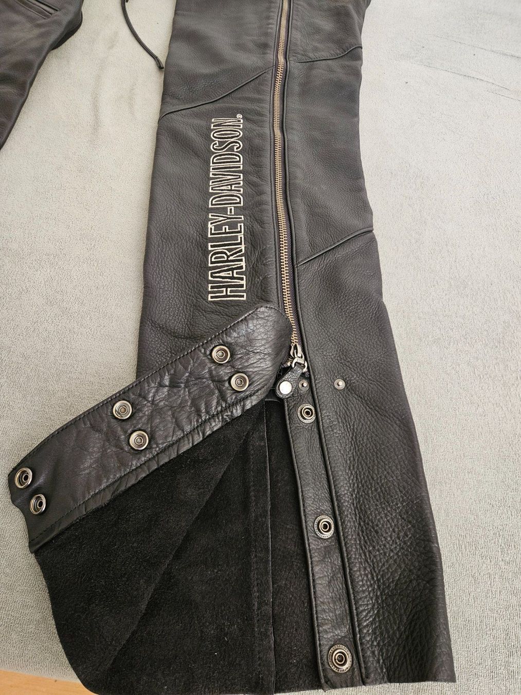 Harley-Davidson Hosen: Harley Davidson Chaps – Gebraucht aus Langnau am Albis von Anelan 1