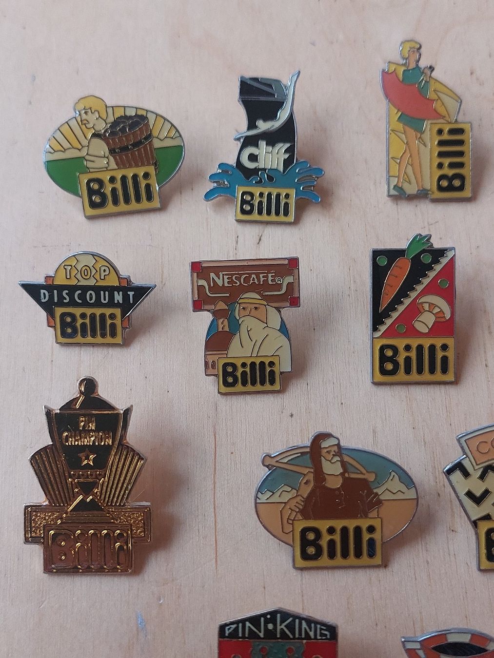 Placchette & Badge: 29 BILLI  -  PIN – Usato da Gipf - Oberfrick venduto da Esnoopy 1