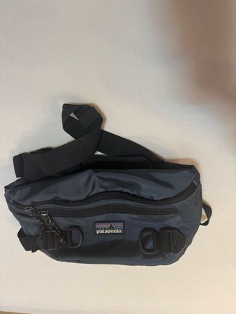 Patagonia cappello e marsupio grigio blu set unisex