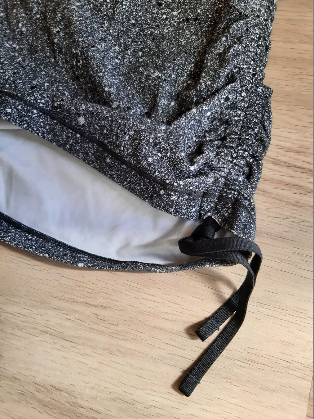 Lululemon Top: Lululemon top - Size 2 (XXS) – Usato da Fribourg venduto da metalhands 1