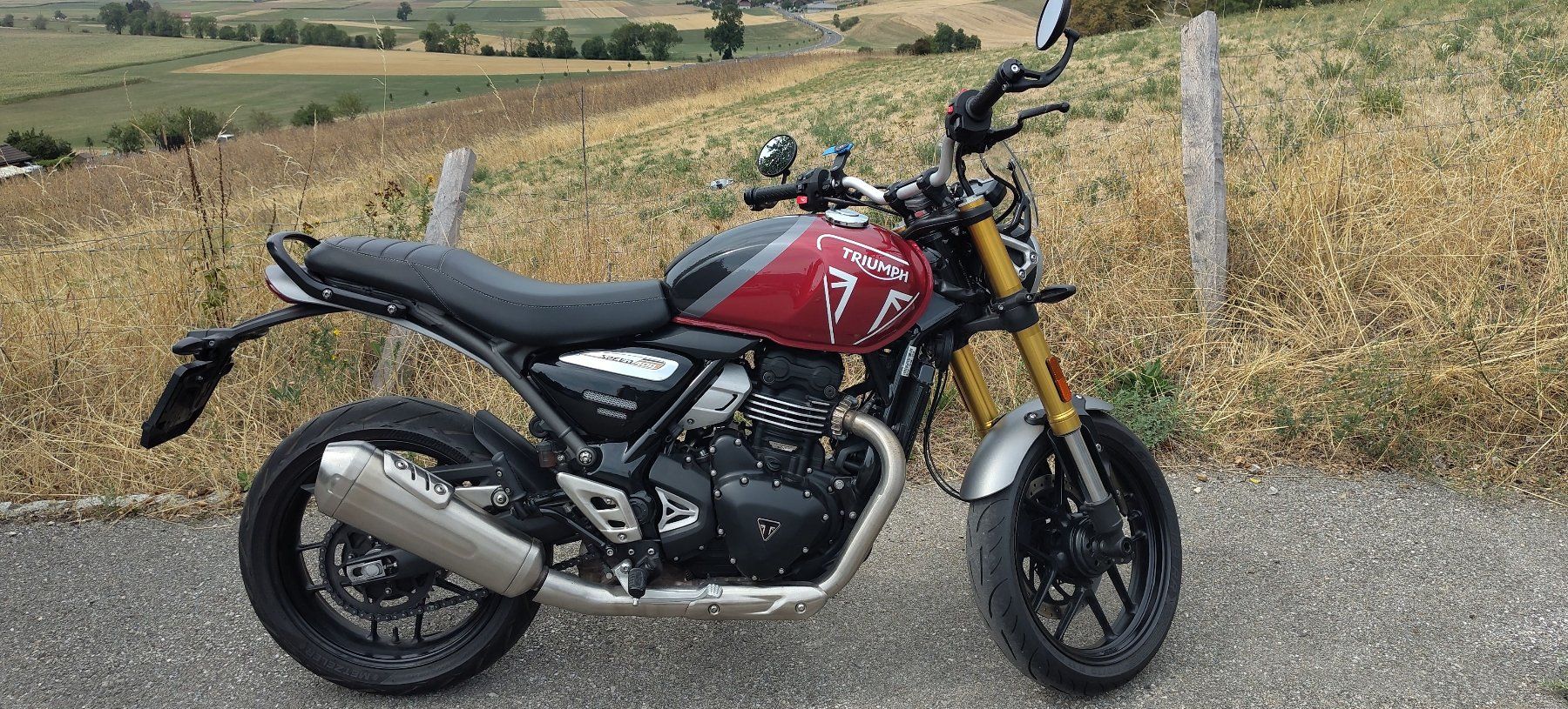 Triumph Strada: Triumph Speed 400 ABS - excellent état – Usato da Dombresson venduto da chris.net