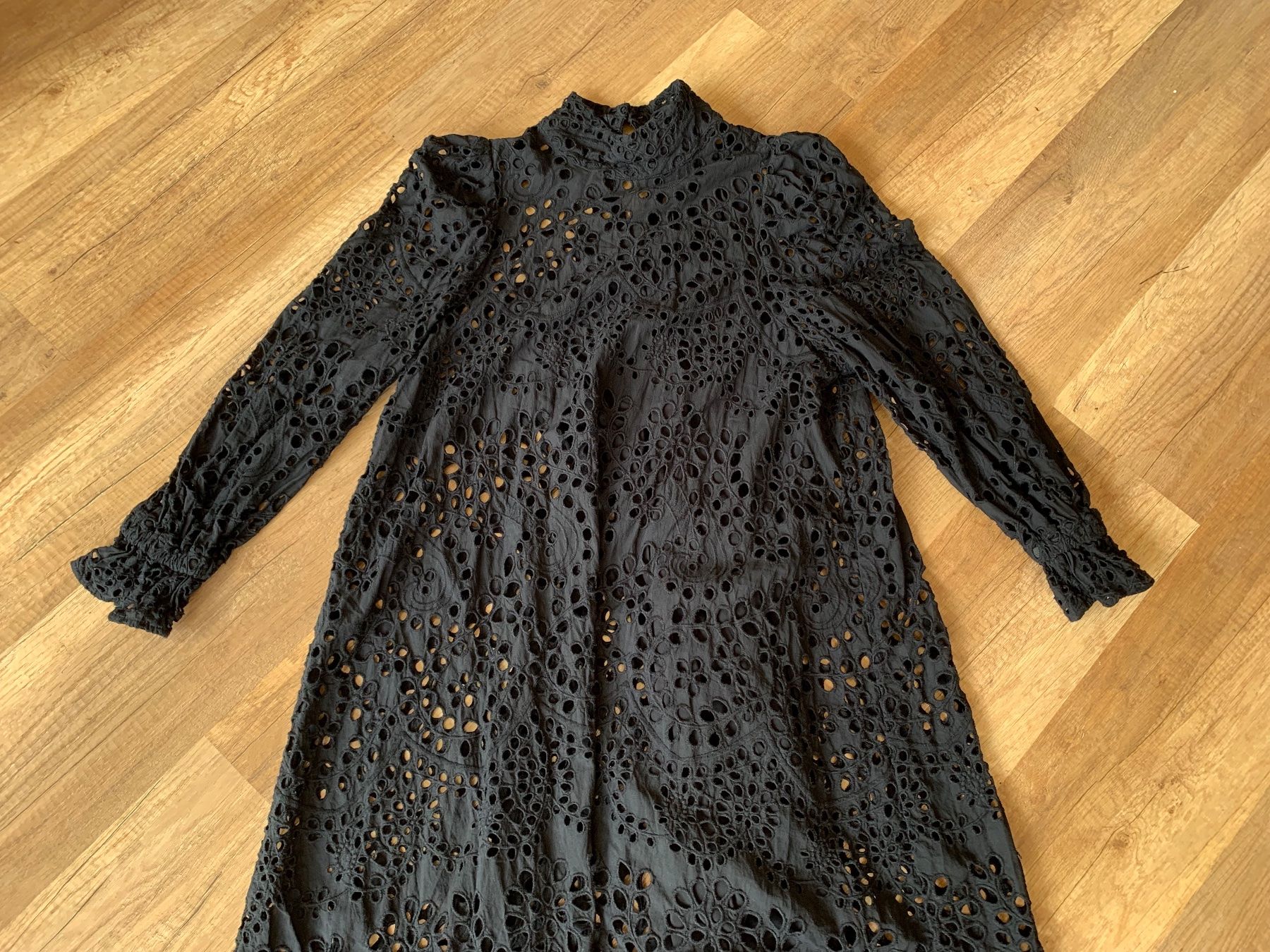 H&M Kleider: H&M schwarzes Maxikleid Lochmuster Gr. L – Neu (gemäss Beschreibung) aus Meiringen von snahhanssnah 1