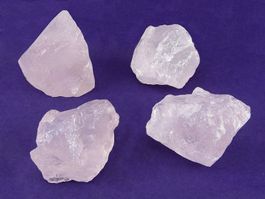 Rosenquarz roh 4Stk. 3,5 bis 5cm