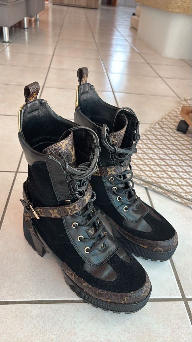 Louis Vuitton Scarpe da donna: Bottes Louis Vuitton taille 40 – Usato da Monthey venduto da LoveBrand