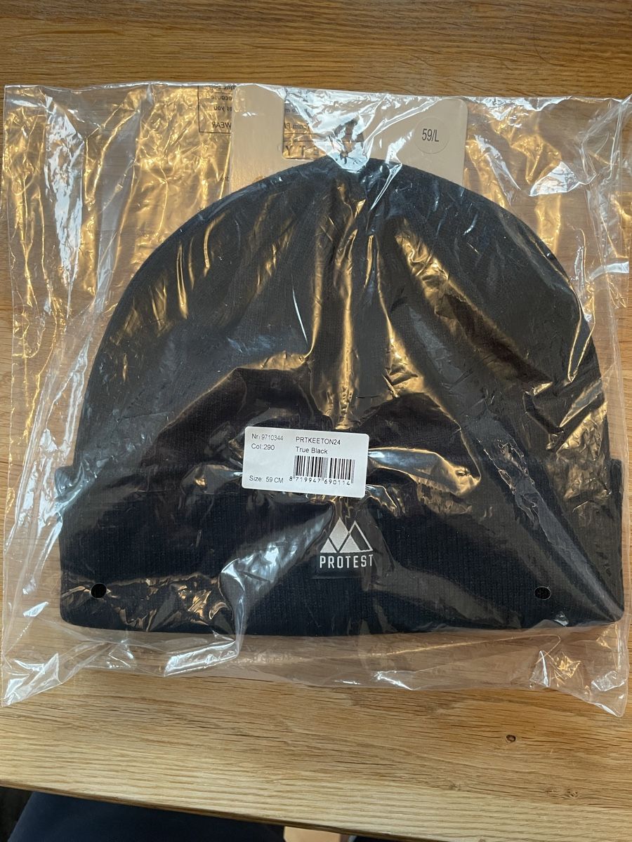 Protest Copricapi, berretti & cappellini: Protest Beanie/Mütze – Nuovo e nell'imballaggio originale da Zürich venduto da luc_hc96 1