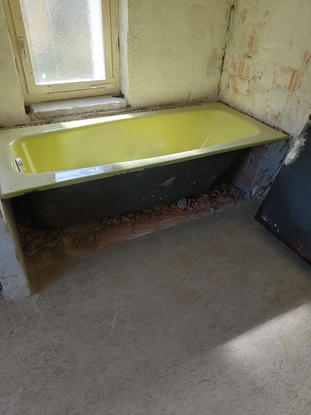 Badewannen: Badewanne Grün – Gebraucht aus Basadingen von rem_5xfb
