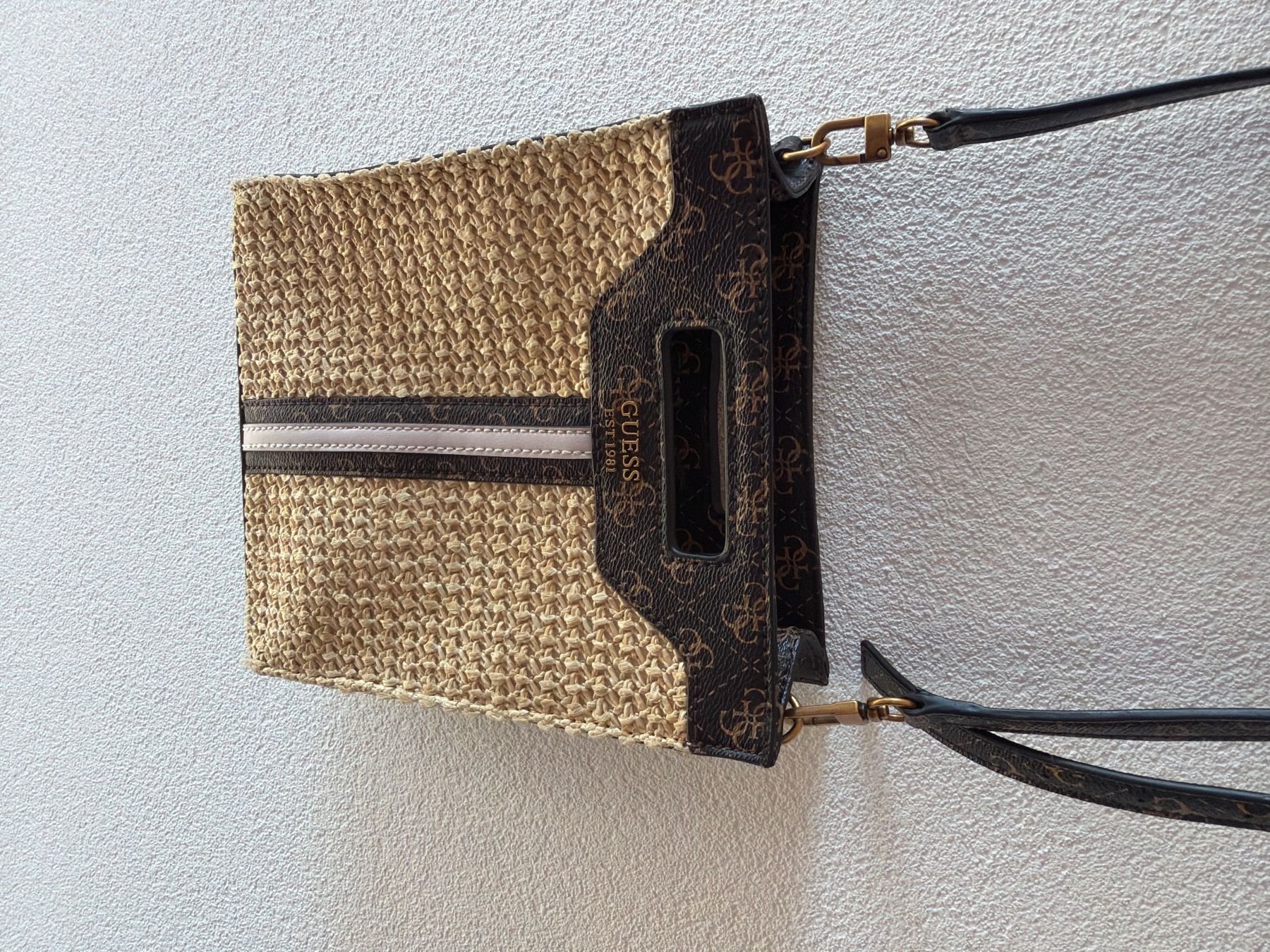 Guess Taschen für Damen: Guess Tasche – Gebraucht aus Eggerberg von Truffi99