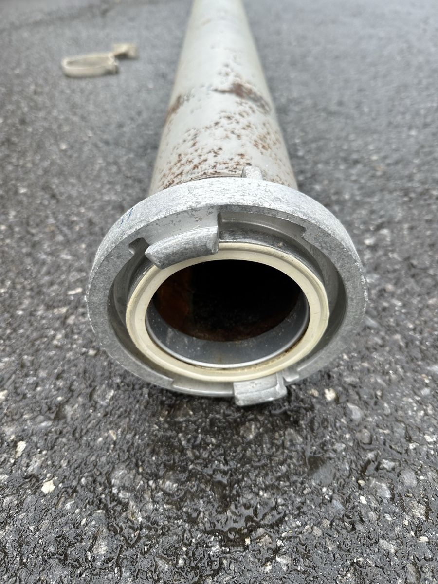 Rohre & Schläuche: Metallrohr mit Halterung – Gebraucht aus Schwende von weesli 3