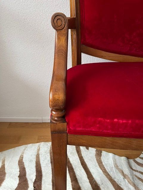 Sofas: Klassisches feuriges Sofa mit Startpreis CHF 1.00 – Gebraucht aus Wädenswil von Vollwertig 2