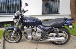 Kawasaki Zephyr 1100 Motorrad blau