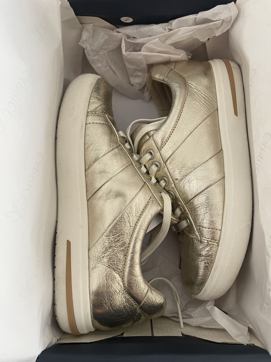 Scarpe da donna: CAPRICE SNEAKER LOW LIGHT GOLD METALLIC GRÖSSE 36 – Usato da Rorschacherberg venduto da drdupor
