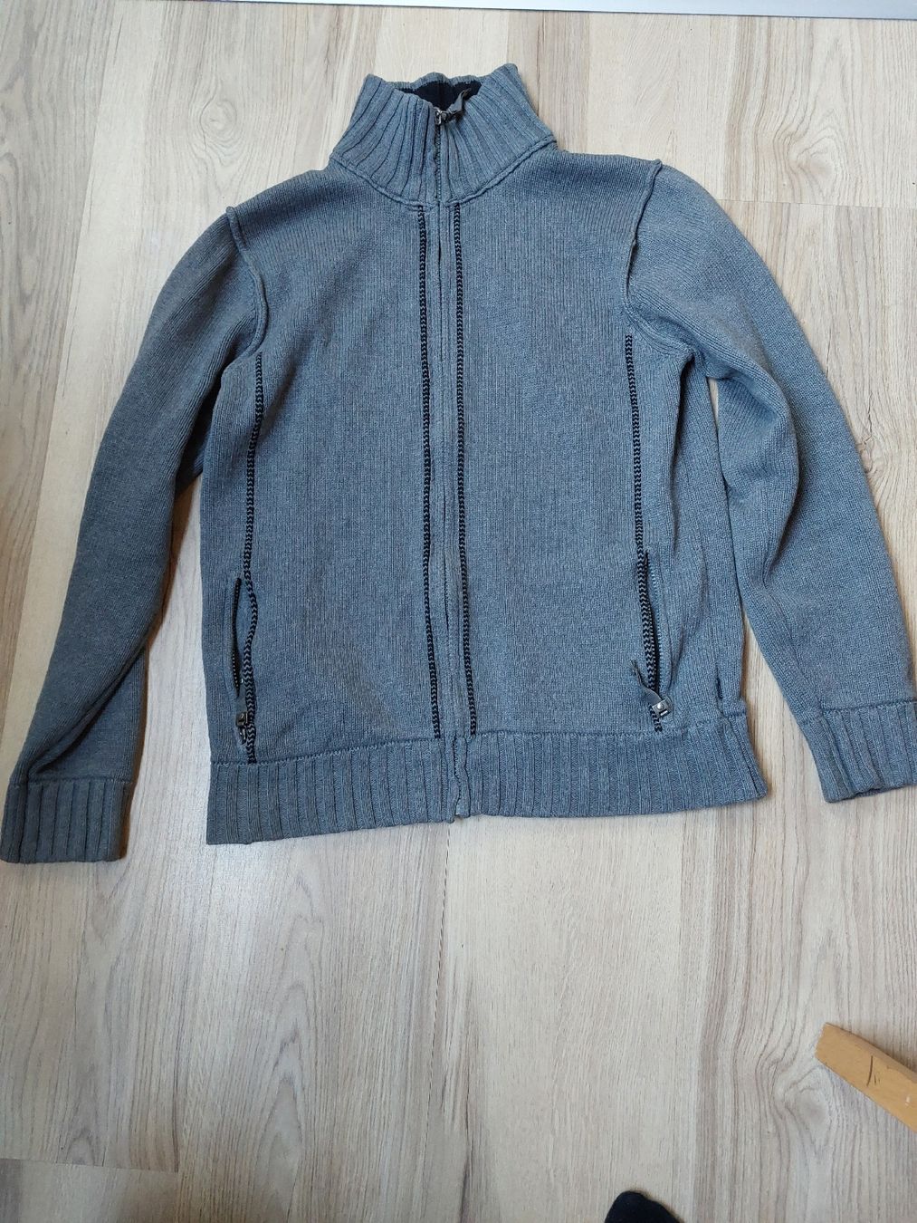 Vestes: Cardigan black out S – D'occasion à Cronay par Gildou