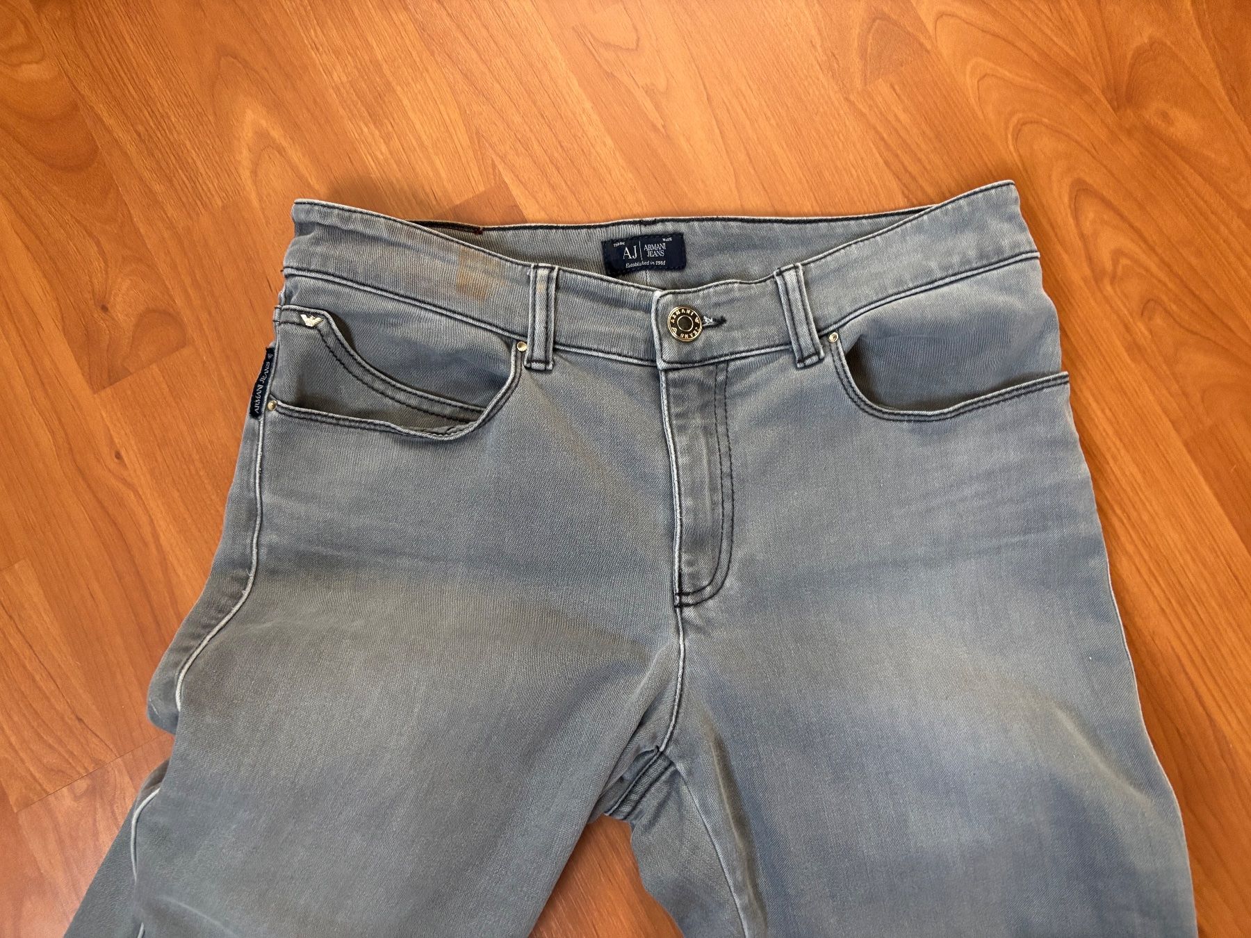 Armani Jeans: Armani Jeans grau Grösse 31 – Usato da Balsthal venduto da Uroby 2