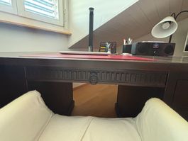 Schreibtisch