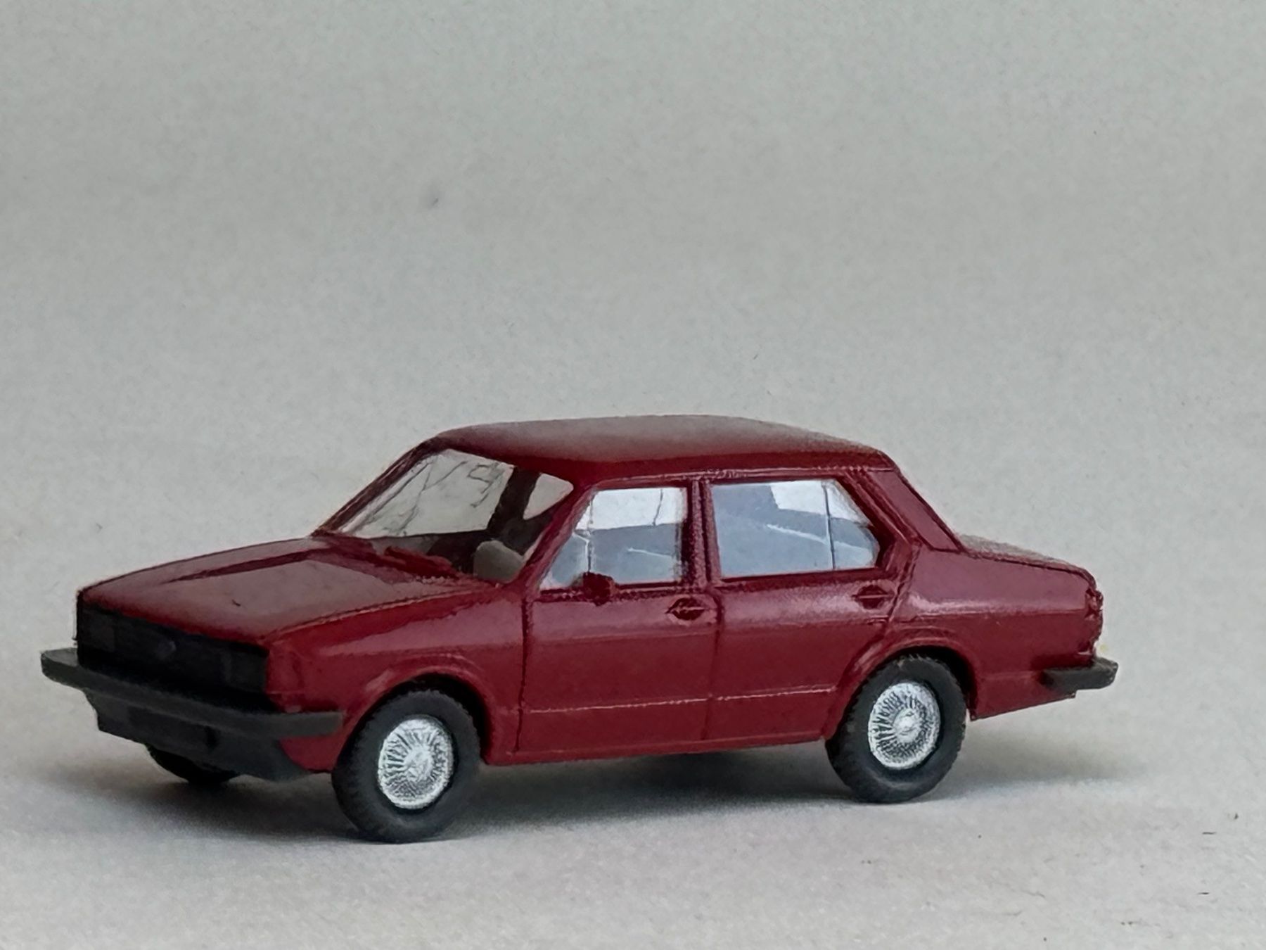 Wiking Modellini d'auto: VE1- Wiking VW Jetta h-braunrot – Usato da Elm venduto da Wikmtz