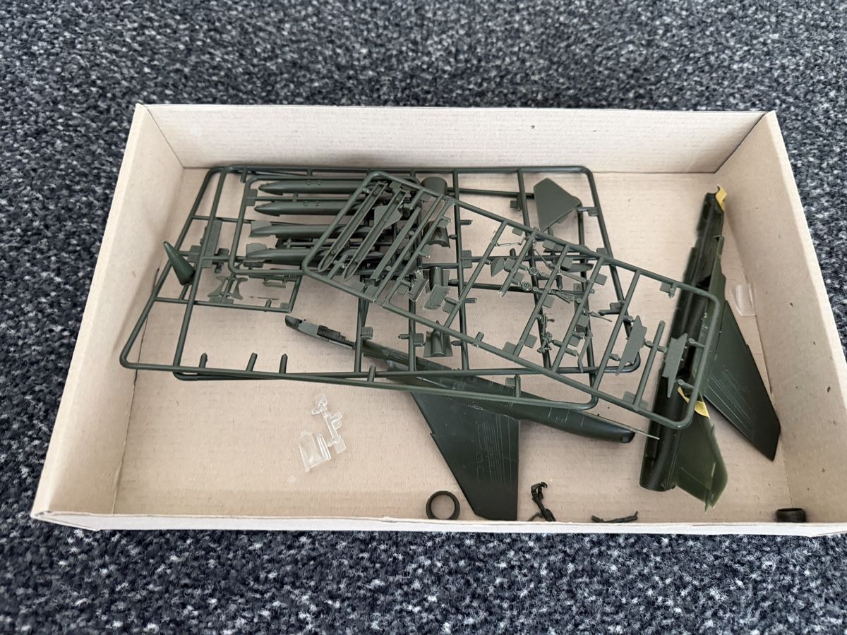 Kit di modellismo & Modellini statici: Mirage F1 Esci 1/72 – Usato da Lufingen venduto da Roeller 2