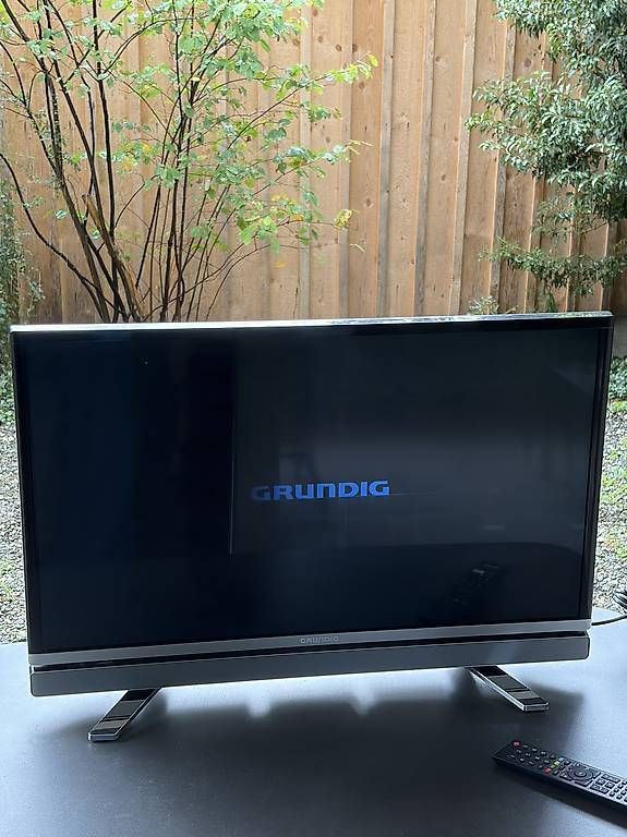 Televisori: Grundig Designer smart TV, ca. 80 cm – Usato da Schwanden GL venduto da Sedona-3