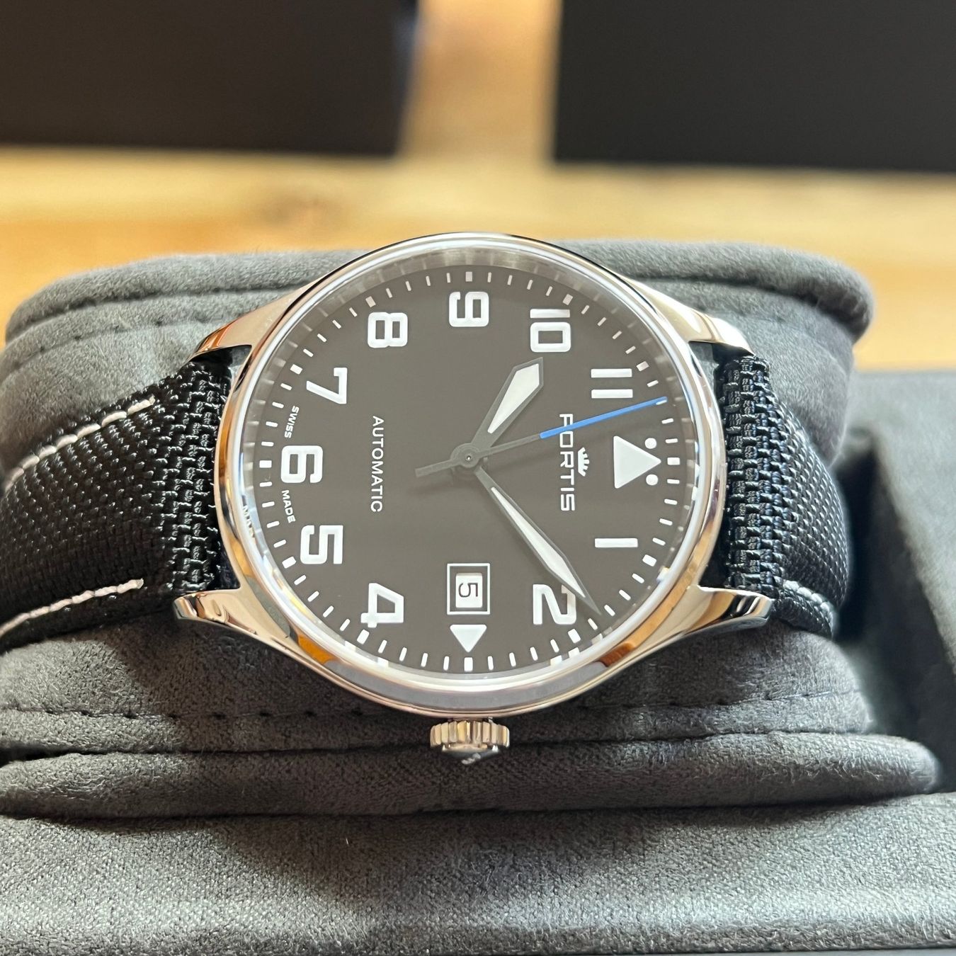 Fortis Orologi: Fortis Watch Pilot Classic Date Full Set 902.20.41LP – Usato da Carouge GE venduto da Watchaser 6